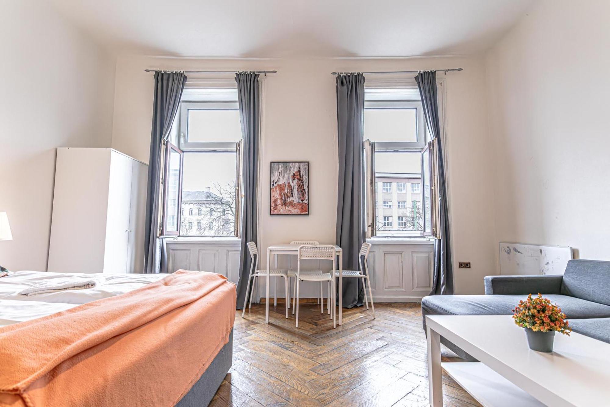 Gorgeous 1br Near Akh Hospital Apartamento Viena