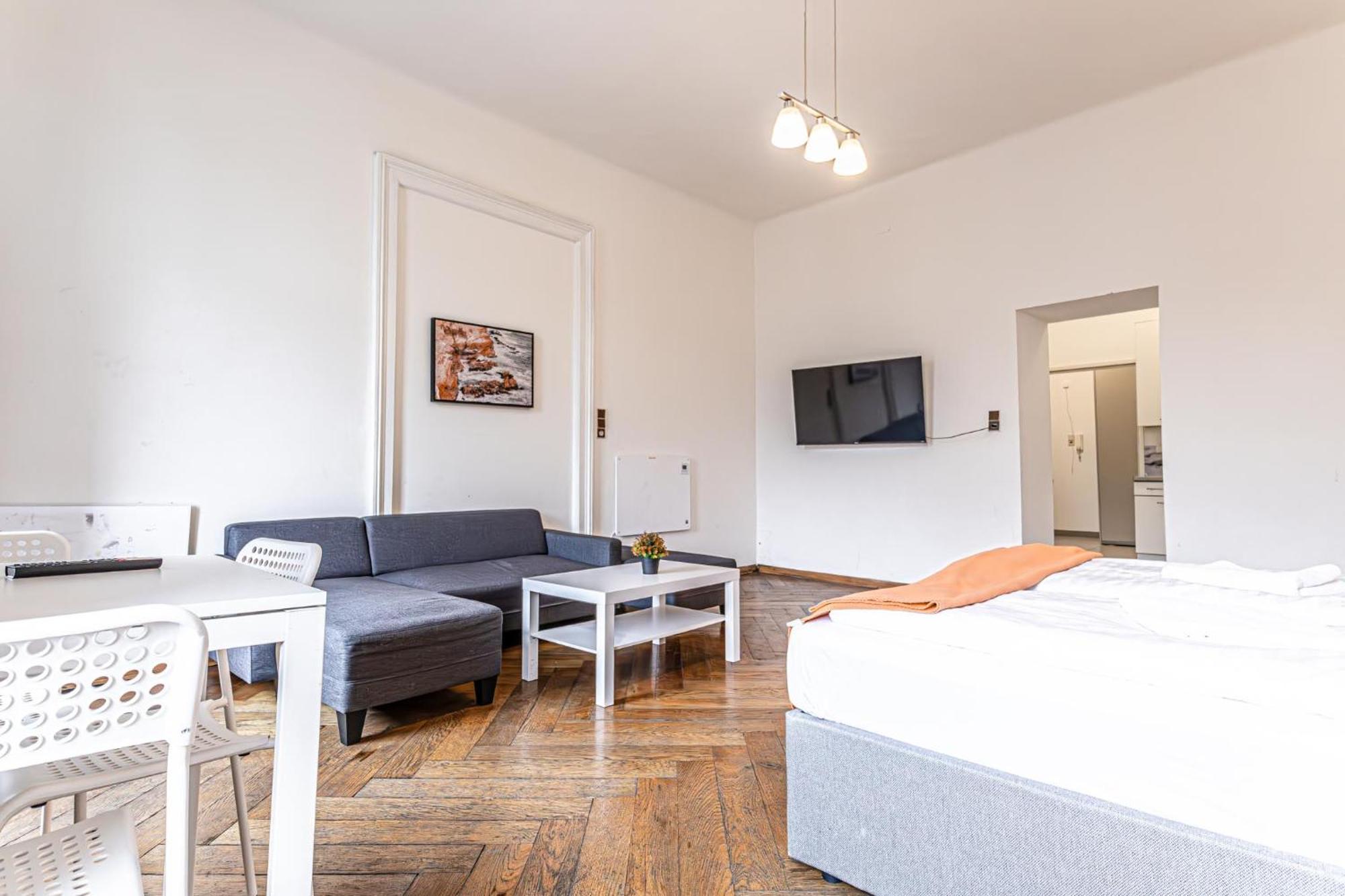 Gorgeous 1br Near Akh Hospital Apartamento